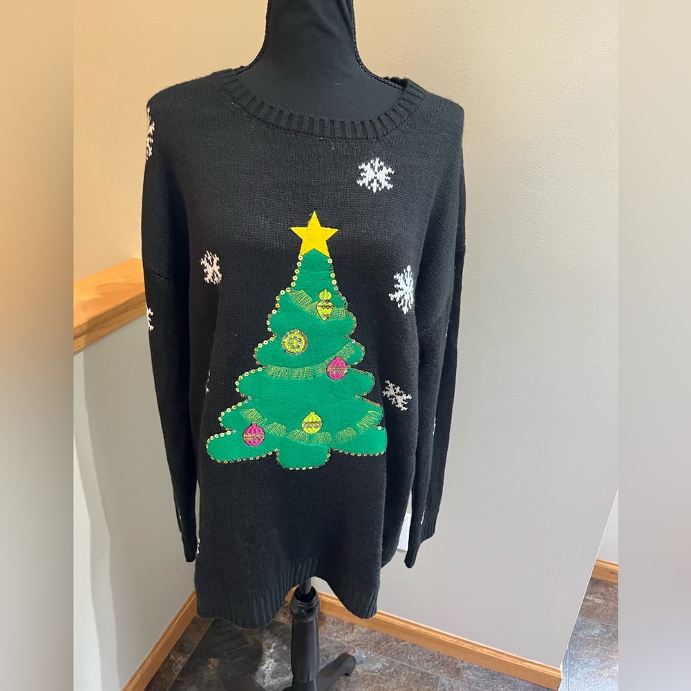 Women’s Black & white pull over crew neck “ugly” Christmas sweater. XXL(20)